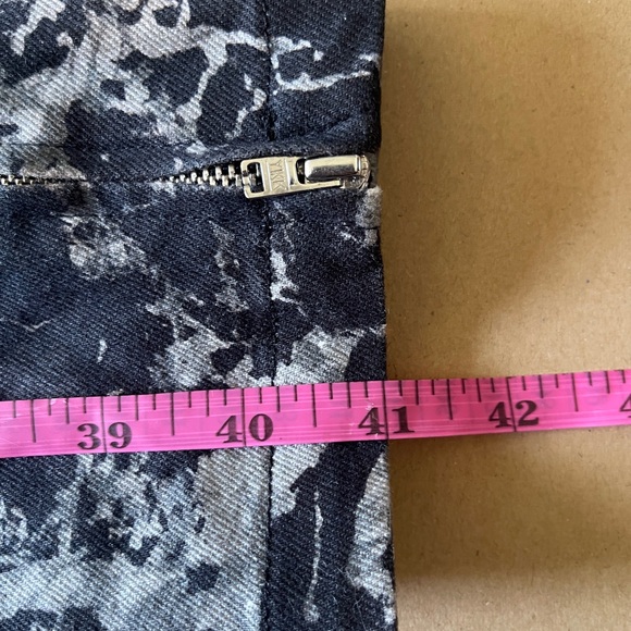 BALENCIAGA Black White Marble Abstract Print Jeans - Picture 6 of 7